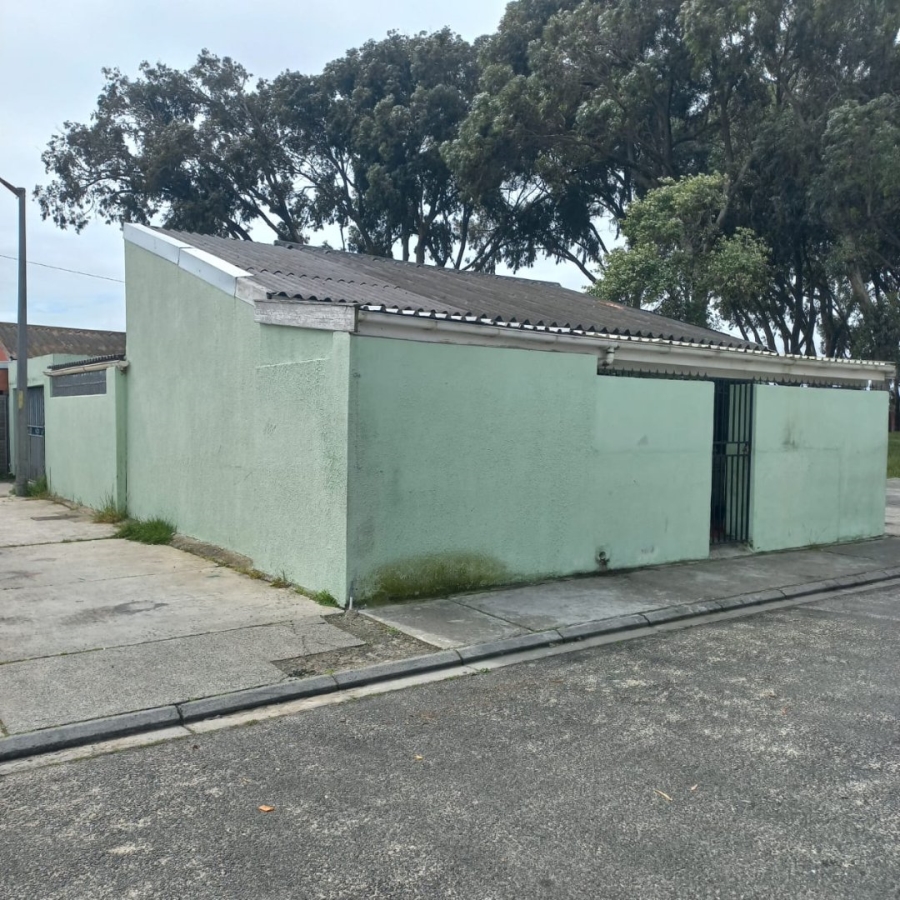 3 Bedroom Property for Sale in Lentegeur Western Cape